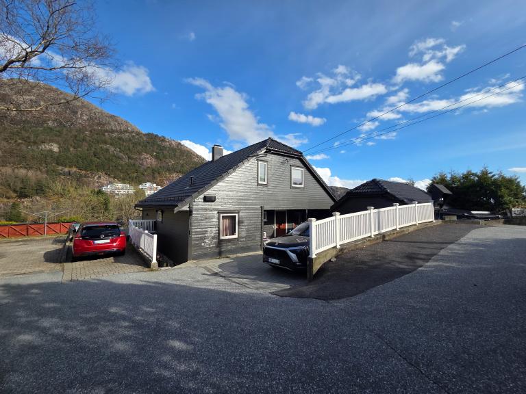 5176 LODDEFJORD Brønndalen 18